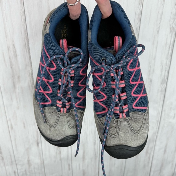 Merrell Blue and Pink Hiking Shoes - Picture 6 of 8
